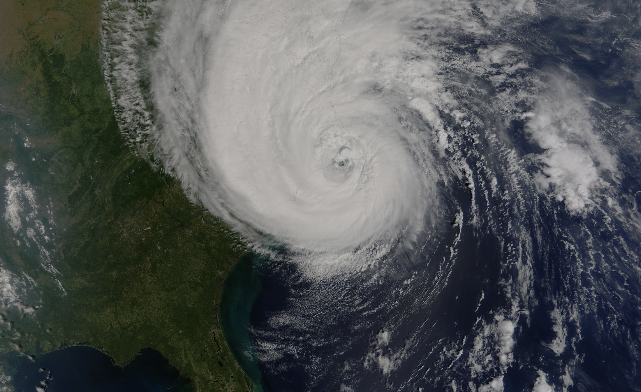 Hurricane_Isabel_18_sept_2003_1555Zslide